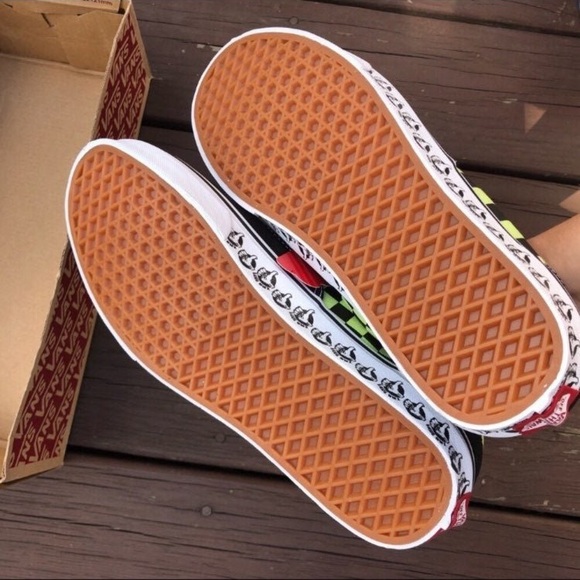 New Authentic Vans Woman’s Shoe - Picture 5 of 5